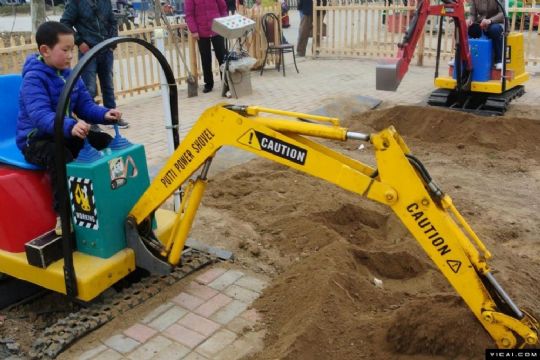 點(diǎn)擊查看詳細(xì)信息<br>標(biāo)題：WCS-360型兒童挖掘機(jī) 閱讀次數(shù)：2311