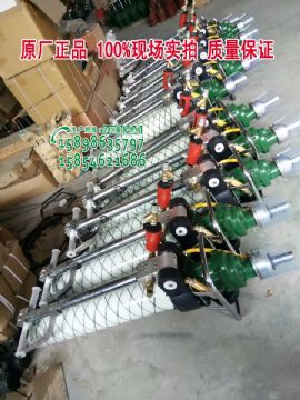 點(diǎn)擊查看詳細(xì)信息<br>標(biāo)題：發(fā)往山西太原MQT-120/2.3氣動(dòng)錨桿鉆機(jī)及配件 閱讀次數(shù)：2174