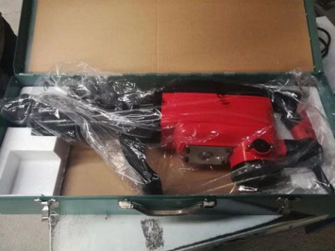 點擊查看詳細信息<br>標題：電鎬 閱讀次數(shù)：2222