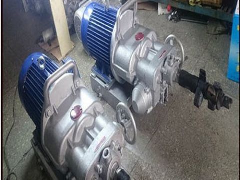 點擊查看詳細信息<br>標題：巖石電鉆 閱讀次數(shù)：2186